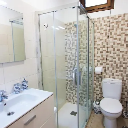 F&m 'con Terraza Y Tranquilidad'